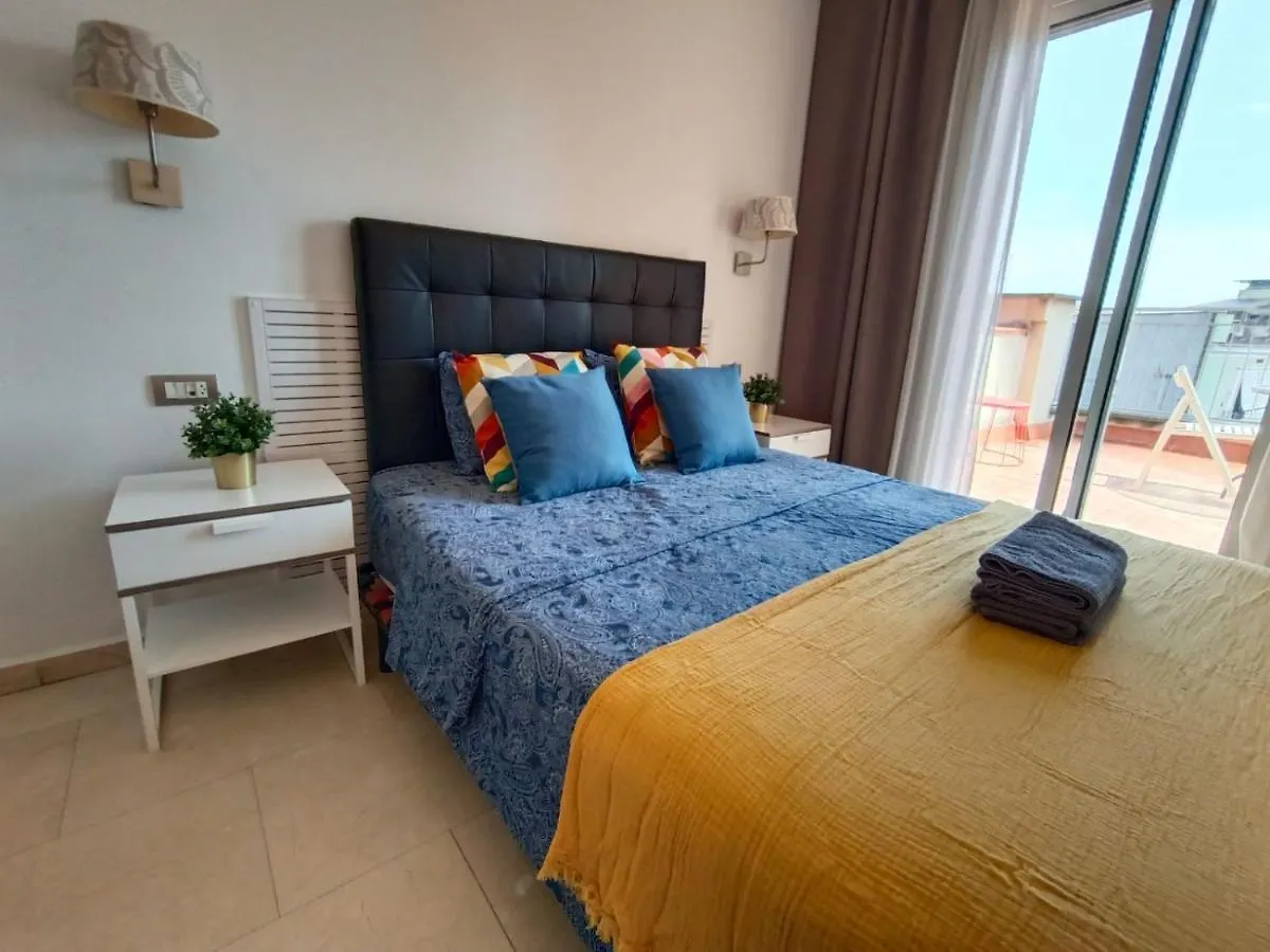 By Paseo De Colon Apartment